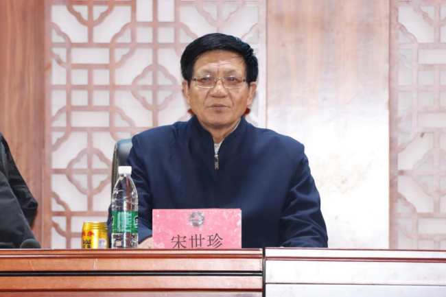 珠峰眼下的爱心暖阳：北京新联会“向阳成长”青少年干事团、北京青爱熏陶基金会助力定日县窘境学子修业路